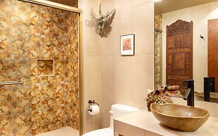 The Roxbury at Stratton Falls