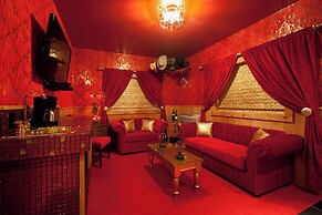 The Roxbury at Stratton Falls