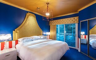 The Roxbury at Stratton Falls