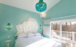 The Roxbury at Stratton Falls