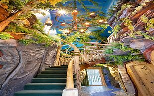 The Roxbury at Stratton Falls