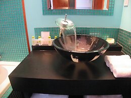 The Roxbury at Stratton Falls