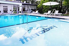 The Roxbury at Stratton Falls