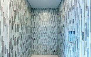 The Roxbury at Stratton Falls