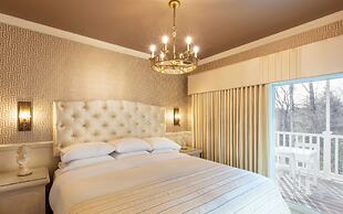 The Roxbury at Stratton Falls