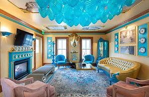 The Roxbury at Stratton Falls