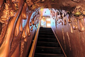 The Roxbury at Stratton Falls