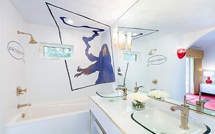 The Roxbury at Stratton Falls