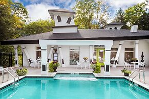 The Roxbury at Stratton Falls