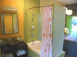 The Roxbury at Stratton Falls