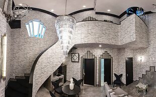 The Roxbury at Stratton Falls