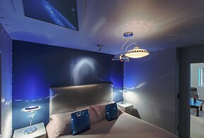 The Roxbury at Stratton Falls