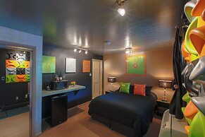 The Roxbury at Stratton Falls