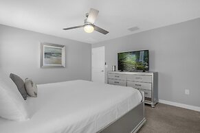 Champions Gate Resort Home w BBQ Pool