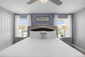 Champions Gate Resort Home w BBQ Pool