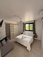MOOREA CHILL AND BEACH LODGE