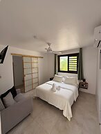 MOOREA CHILL AND BEACH LODGE