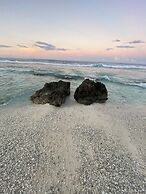 MOOREA CHILL AND BEACH LODGE