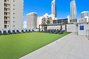 Ocean View Surfers Paradise Studio Suite