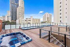Ocean View Surfers Paradise Studio Suite