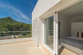 Carritx With 4 Bedrooms and 4 Bathrooms