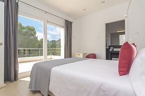 Carritx With 4 Bedrooms and 4 Bathrooms