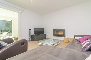 Carritx With 4 Bedrooms and 4 Bathrooms