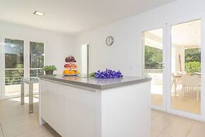 Carritx With 4 Bedrooms and 4 Bathrooms