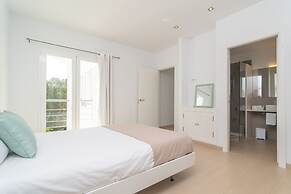 Carritx With 4 Bedrooms and 4 Bathrooms