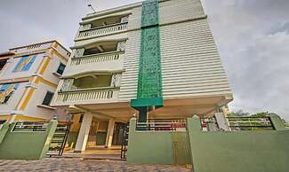 Goroomgo Effective Bollywood Hotels Bhubaneswar