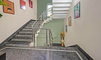 Goroomgo Effective Bollywood Hotels Bhubaneswar