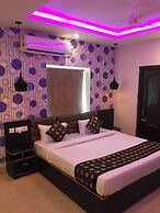 Goroomgo Effective Bollywood Hotels Bhubaneswar