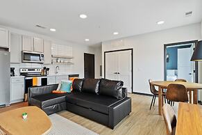 CozySuites on Mass w garage parking 19