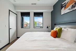 CozySuites on Mass w garage parking 19