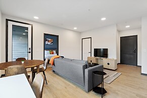 CozySuites on Mass w garage parking 19