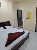 Goroomgo Priyanshi Palace Ujjain