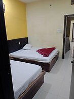 Goroomgo Priyanshi Palace Ujjain