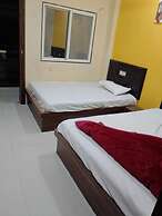 Goroomgo Priyanshi Palace Ujjain