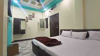 Goroomgo Priyanshi Palace Ujjain