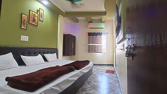 Goroomgo Priyanshi Palace Ujjain