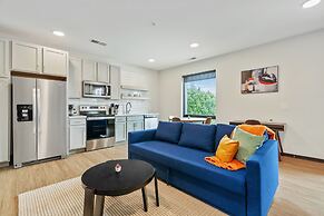 CozySuites on Mass w garage parking 20