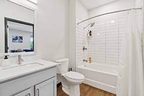 CozySuites on Mass w garage parking 20