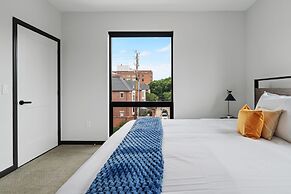 CozySuites on Mass w garage parking 20