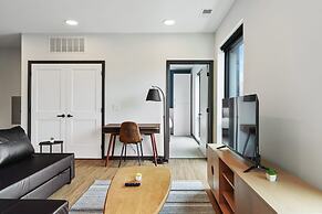 CozySuites on Mass w garage parking 20