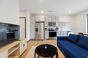 CozySuites on Mass w garage parking 20