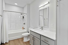 CozySuites on Mass w garage parking 21