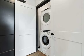 CozySuites on Mass w garage parking 21