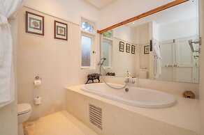 Amani Beachfront Villa by YourHost