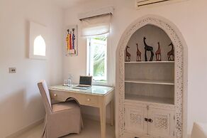 Amani Beachfront Villa by YourHost