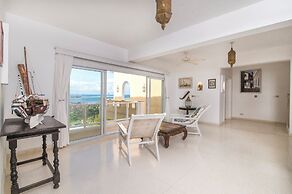 Amani Beachfront Villa by YourHost